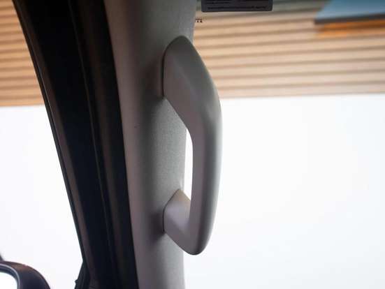 TOYOTA-HILUX SW4-2023