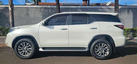 TOYOTA-HILUX SW4-2021