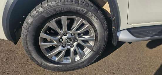 TOYOTA-HILUX SW4-2021