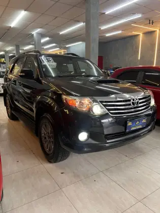 TOYOTA HILUX SW4 3.0 SRV 4X4 16V TURBO INTERCOOLER DIESEL 4P AUTOMÁTICO TOYOTA HILUX SW4 3.0 SRV 4X4 16V TURBO INTERCOOLER DIESEL 4P AUTOMÁTICO