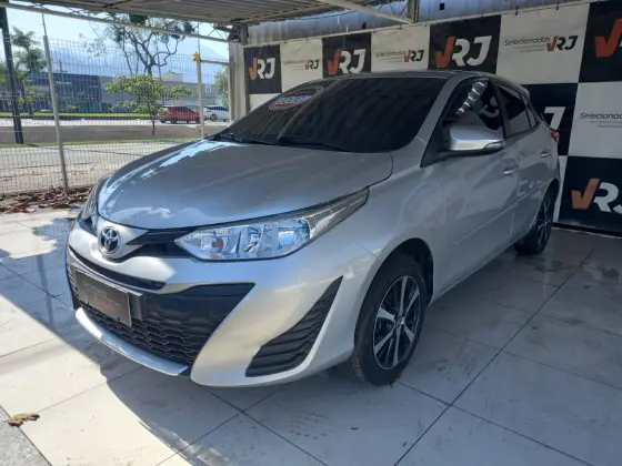 TOYOTA YARIS 1.3 16V FLEX XL LIVE MULTIDRIVE TOYOTA YARIS 1.3 16V FLEX XL LIVE MULTIDRIVE