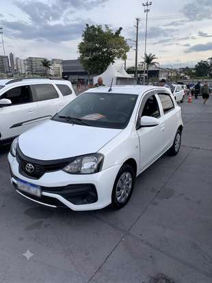 TOYOTA-ETIOS-2019