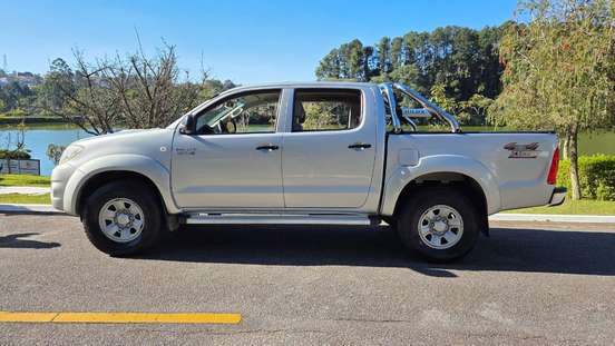 TOYOTA-HILUX-2009