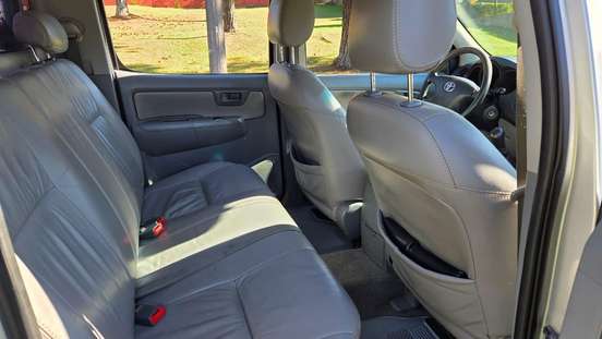 TOYOTA-HILUX-2009