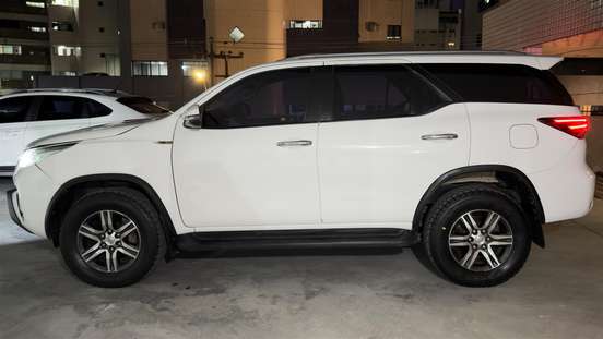 TOYOTA-HILUX SW4-2018