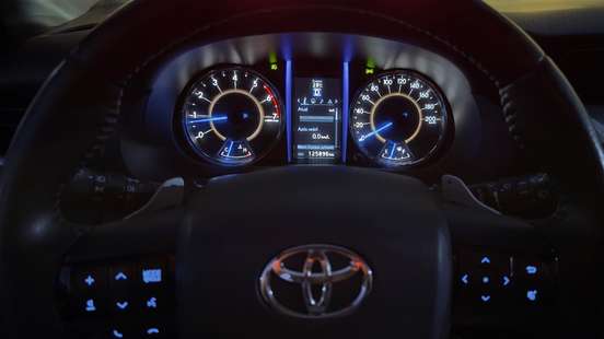 TOYOTA-HILUX SW4-2018
