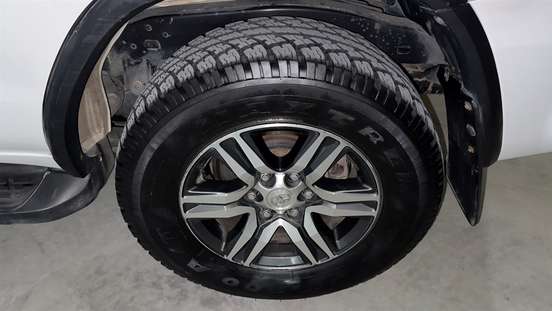 TOYOTA-HILUX SW4-2.7 SRV 7 LUGARES 4X2 16V FLEX 4P AUTOMÁTICO TOYOTA-HILUX SW4-2018