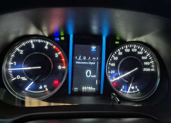TOYOTA-HILUX SW4-2021