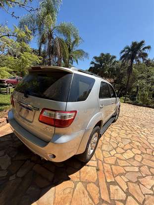 TOYOTA-HILUX SW4-2009