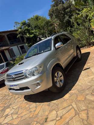 TOYOTA-HILUX SW4-3.0 SRV 4X4 7 LUGARES 16V TURBO INTERCOOLER DIESEL 4P AUTOMÁTICO TOYOTA-HILUX SW4-2009
