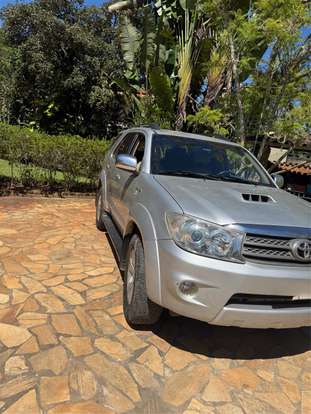 TOYOTA-HILUX SW4-3.0 SRV 4X4 7 LUGARES 16V TURBO INTERCOOLER DIESEL 4P AUTOMÁTICO TOYOTA-HILUX SW4-2009