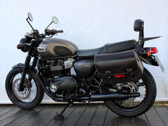 TRIUMPH-BONNEVILLE T100 BLACK 900 TRIUMPH-BONNEVILLE T100 BLACK 900-2020