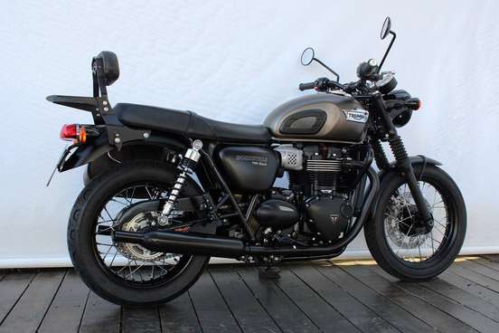 TRIUMPH-BONNEVILLE T100 BLACK 900-2020