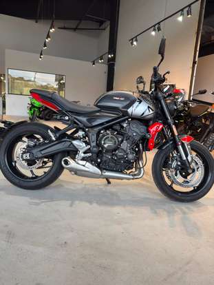 TRIUMPH-TRIDENT 660-2023