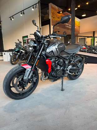 TRIUMPH-TRIDENT 660-2023