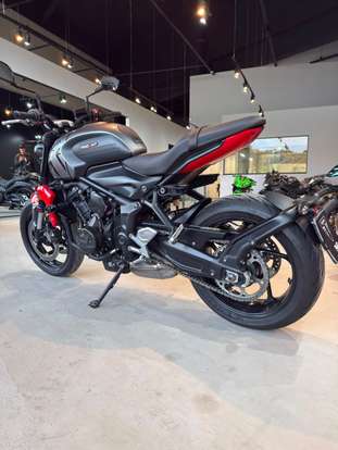 TRIUMPH-TRIDENT 660-2023