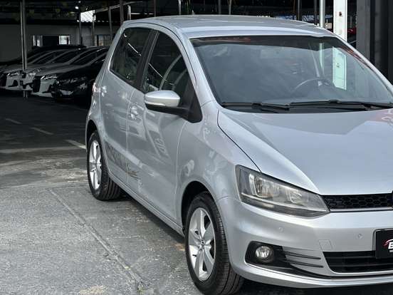 VOLKSWAGEN-FOX-1.6 MI ROCK IN RIO 8V FLEX 4P MANUAL VOLKSWAGEN-FOX-2015