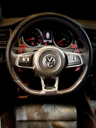 VOLKSWAGEN-GOLF-2013