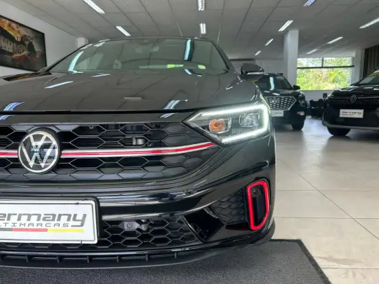 VOLKSWAGEN-JETTA-2024