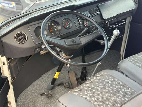 VOLKSWAGEN-KOMBI-1992