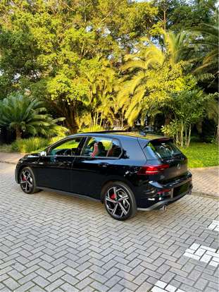 VOLKSWAGEN-GOLF-2026