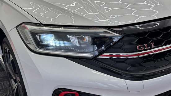 VOLKSWAGEN-JETTA-2023