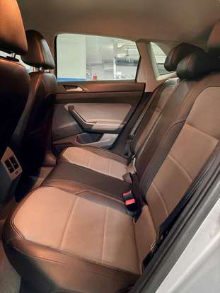 VOLKSWAGEN-POLO-2019