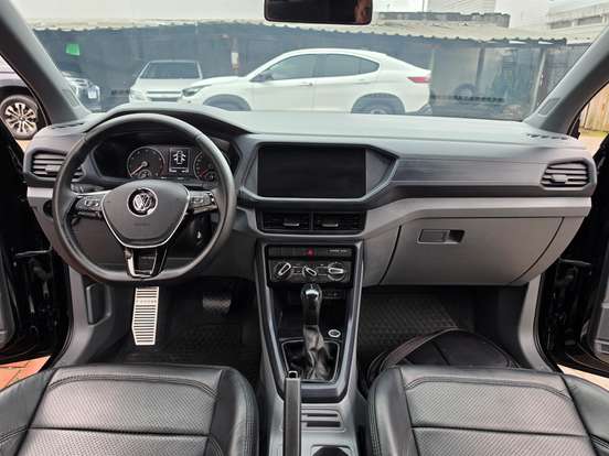VOLKSWAGEN-T-CROSS-2021