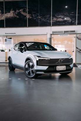 VOLVO-EX30-2026