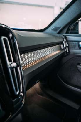 VOLVO-EX40-2026