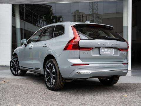 VOLVO-XC60-2025