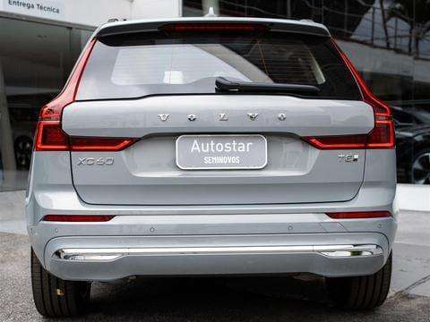 VOLVO-XC60-2025