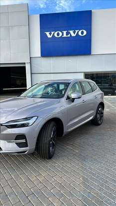 VOLVO-XC60-2025