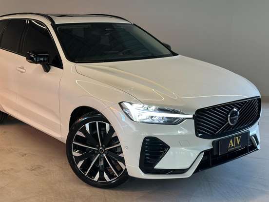 VOLVO-XC60-2025