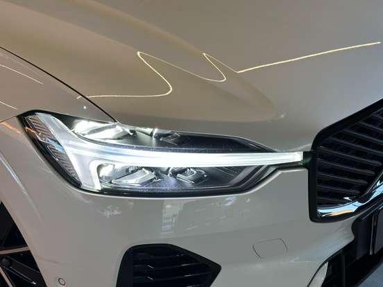 VOLVO-XC60-2025