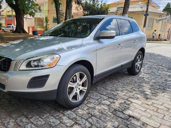 VOLVO-XC60-2012