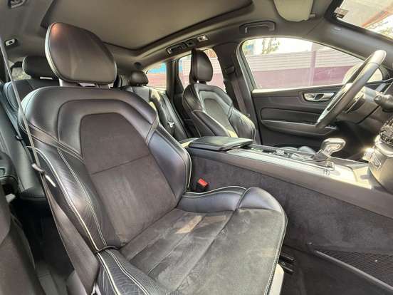 VOLVO-XC60-2.0 T5 GASOLINA R-DESIGN AWD GEARTRONIC VOLVO-XC60-2017