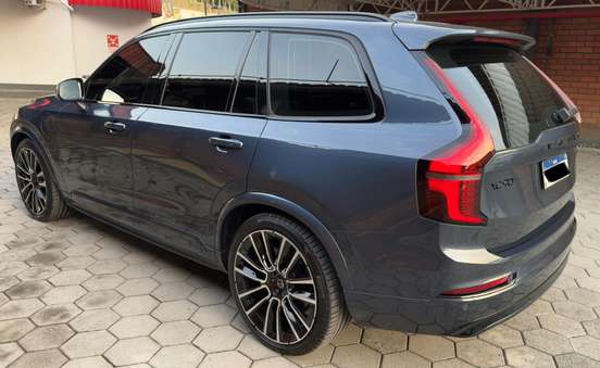 VOLVO-XC90-2025