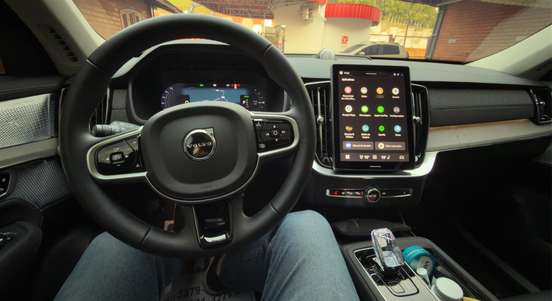 VOLVO-XC90-2025