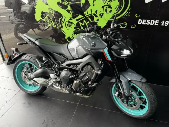 YAMAHA MT-09 