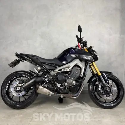 YAMAHA MT-09 YAMAHA MT-09