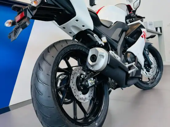 YAMAHA-YZF R15 70th ANNIVERSARY YAMAHA-YZF R15 70th ANNIVERSARY-2026