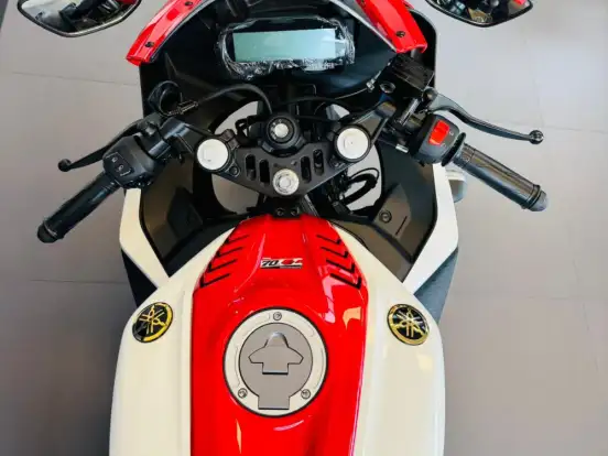 YAMAHA-YZF R15 70th ANNIVERSARY YAMAHA-YZF R15 70th ANNIVERSARY-2026