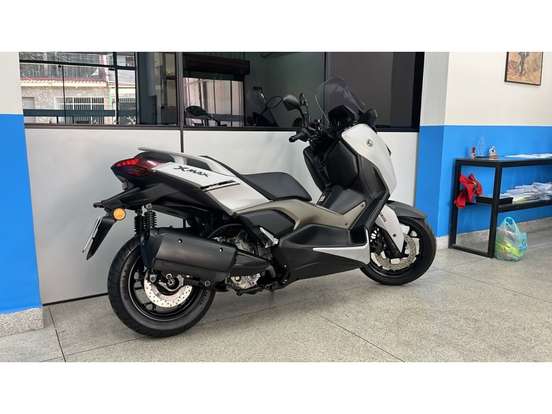 YAMAHA-XMAX 250 CONNECTED ABS-2025