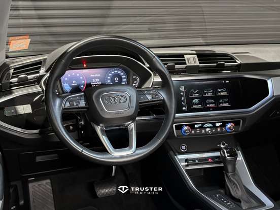 AUDI-Q3-2020