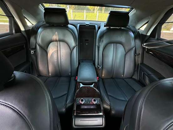AUDI-A8-2010