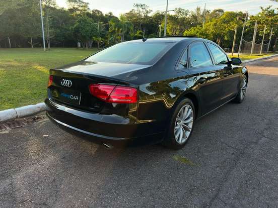AUDI-A8-4.2 QUATTRO LIMOUSINE V8 40V GASOLINA 4P TIPTRONIC AUDI-A8-2010