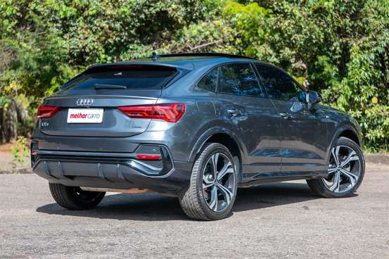 AUDI-Q3-2023