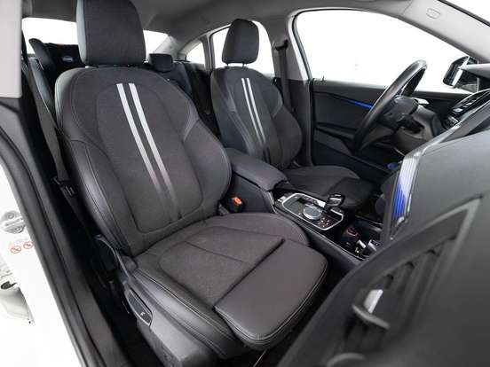 BMW-218i-2020