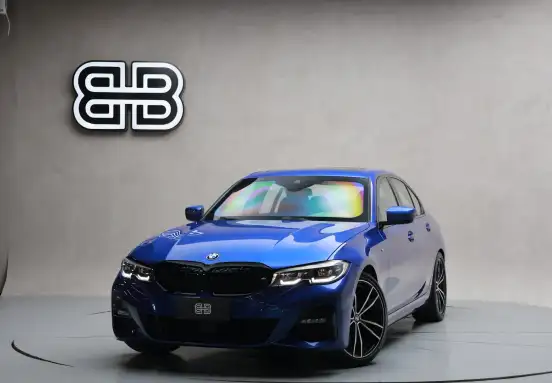 BMW-320i-2019